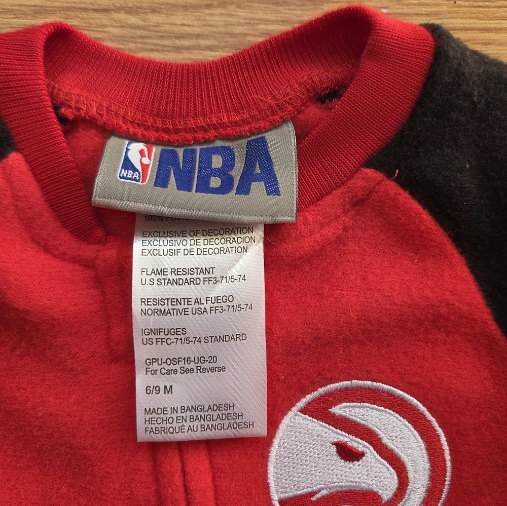 NBA Atlanta Hawks Footie Pajama One Piece NWT 0-3M, 3-6M, 6-9M Red Black - Picture 6 of 8